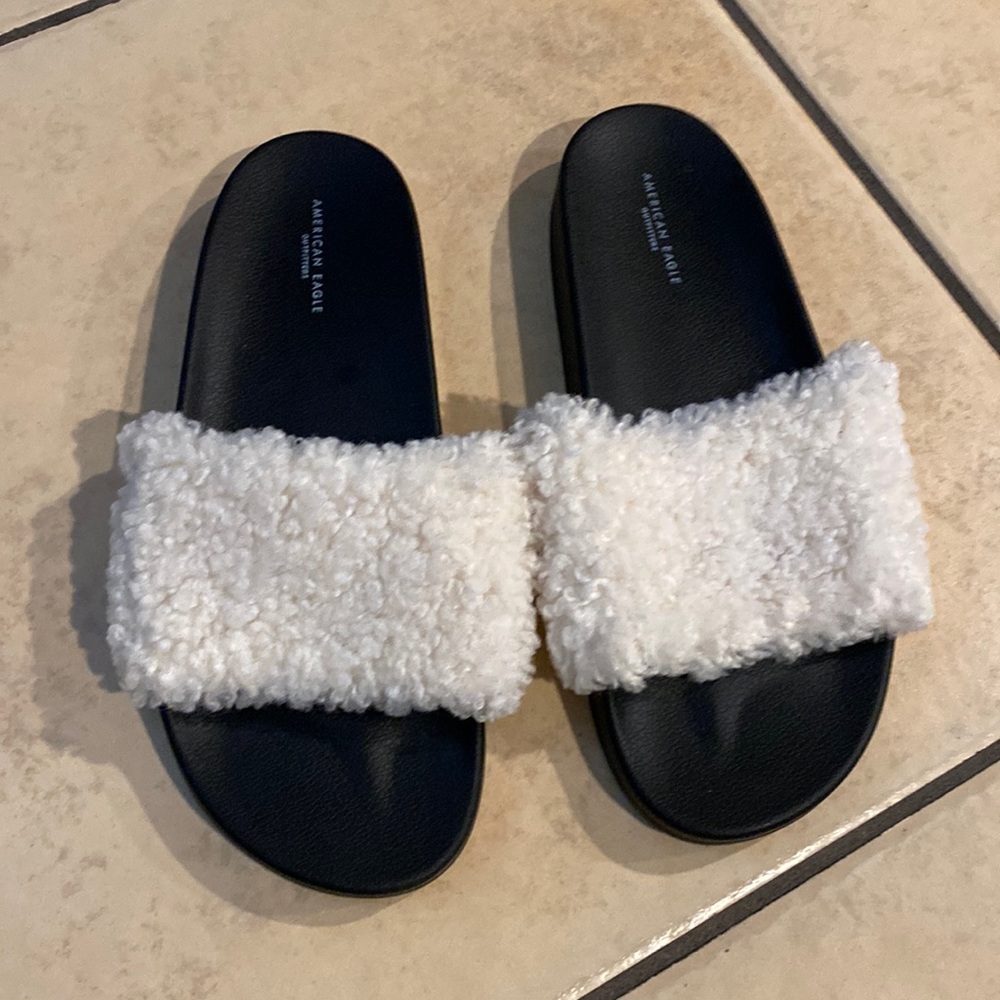 American eagle Sherpa slides